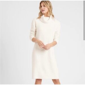 Banana Republic Ivory Long Sleeve Eyelash Sweater Dress Women's Size Small